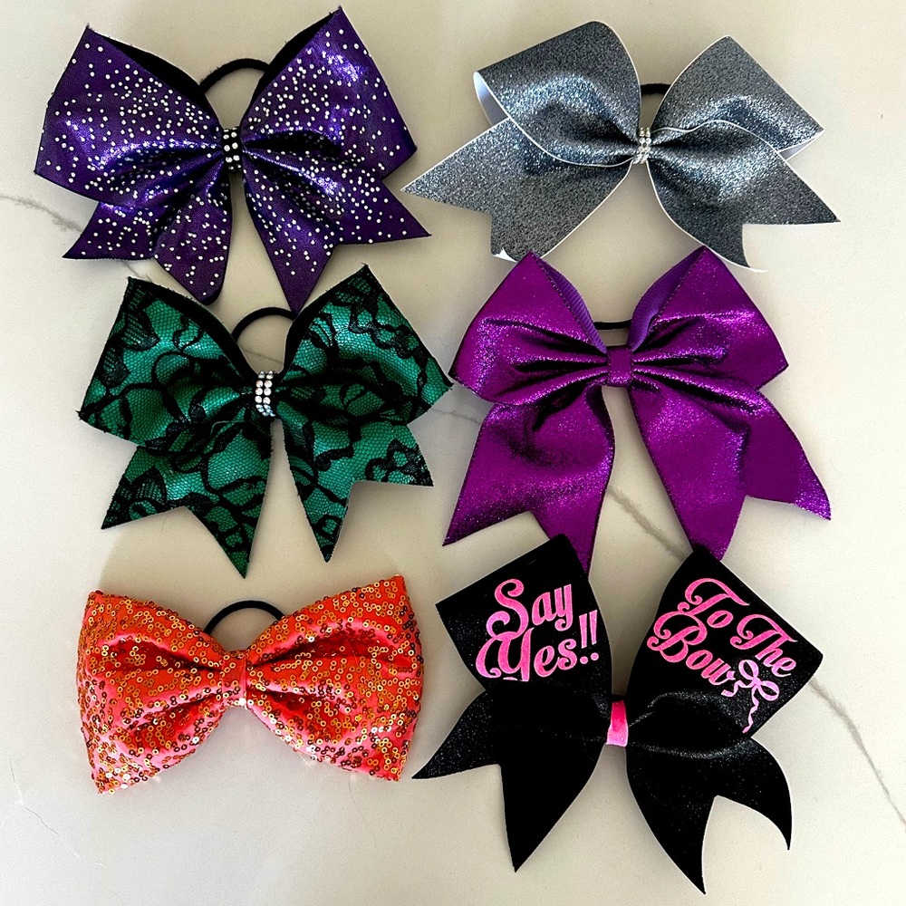 Lot of 6 hair bows! Excellent condition!
